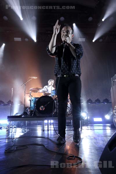 FUTURE ISLANDS - 2017-05-09 - PARIS - Elysee Montmartre - 